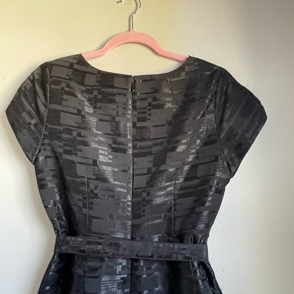 Apostrophe Black cap sleeve belted dress women’s size 6. - Picture 9 of 13
